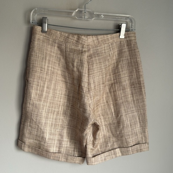 Carolina Herrera linen high waisted shorts 4 - Picture 3 of 10